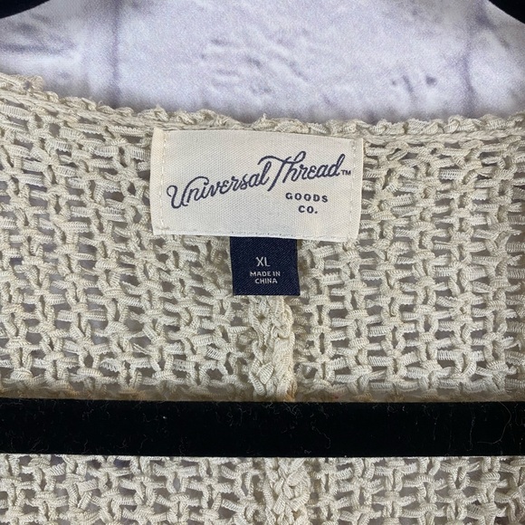 Universal Thread Beige Oversized Knit V-Neck Sweater - Size XL - Picture 3 of 8